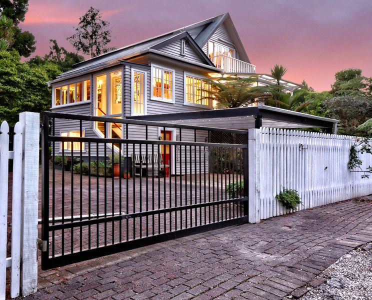 Open2view ID336226 Property for sale in Henderson, New Zealand