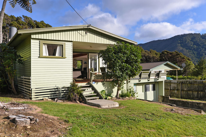 Open2view ID427389 Property for sale in Okiwi Bay, New Zealand