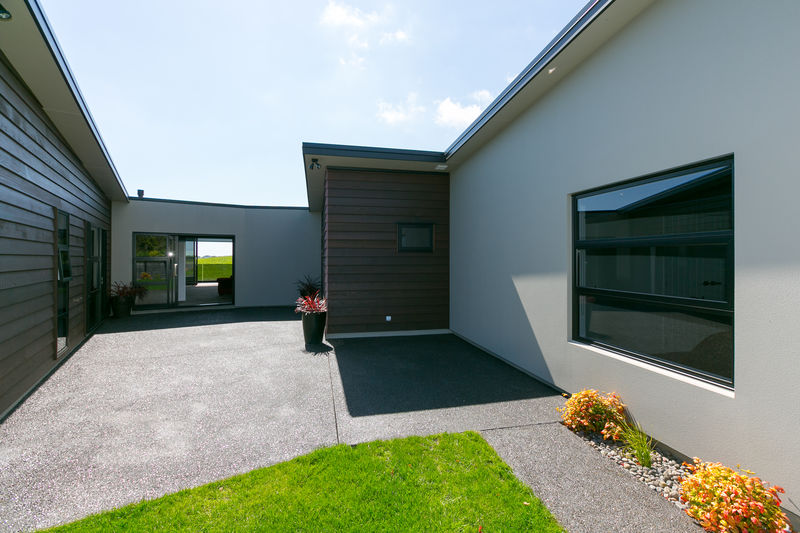 Open2view ID324850 Property for sale in Bell Block, New Zealand