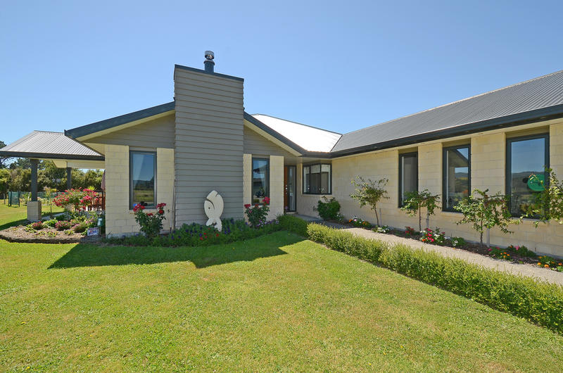 Open2view ID284946 Property for sale in Mangaroa Valley, New Zealand