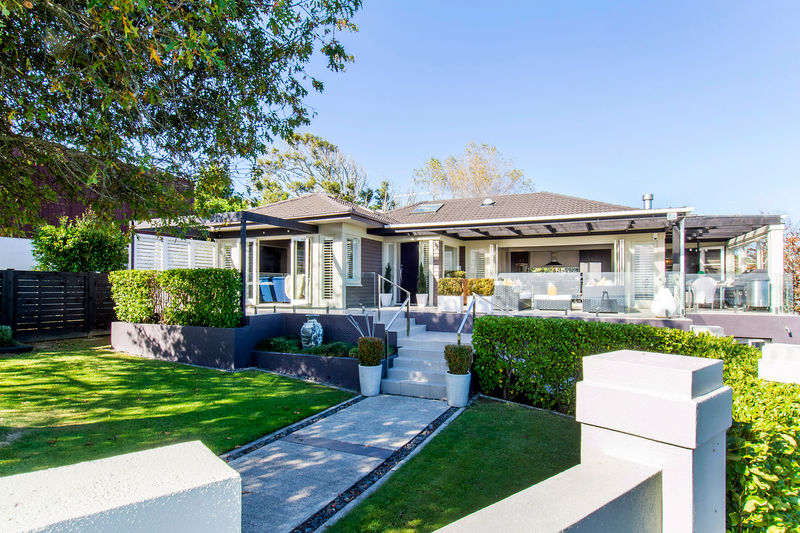 Open2view ID369389 Property for sale in Mellons Bay, New Zealand