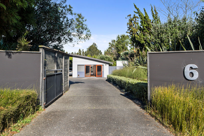 Open2view ID400147 (6 Karioitahi Road) Property for sale in Waiuku