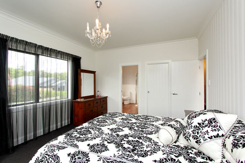 Open2view ID335320 Property for sale in Glen Avon, New Zealand