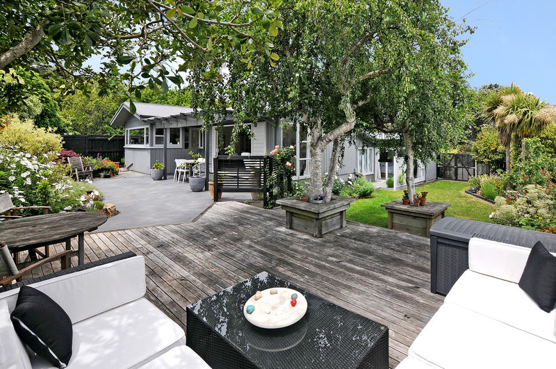 Open2view ID357590 (15 Tawa Street) Property for sale in Waikanae